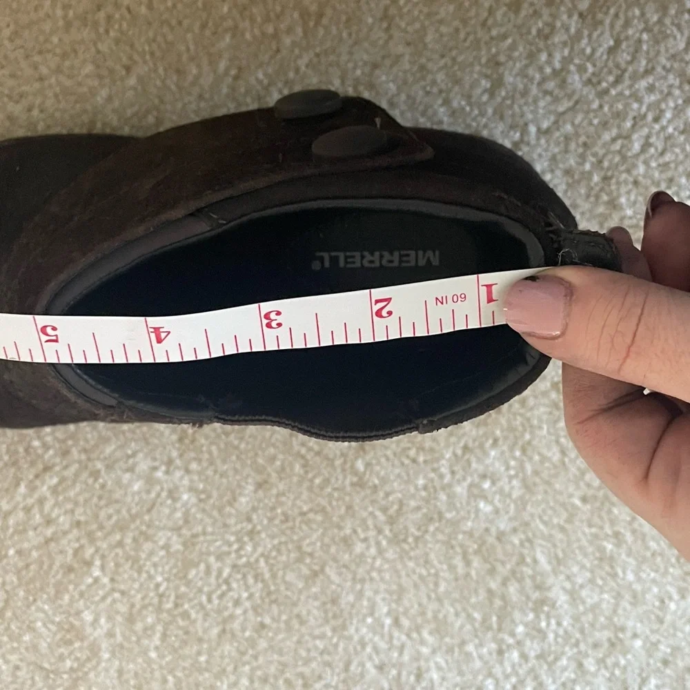 Merrell Espresso Luxe ankle boots with Button Detail. Women size 8.5‎